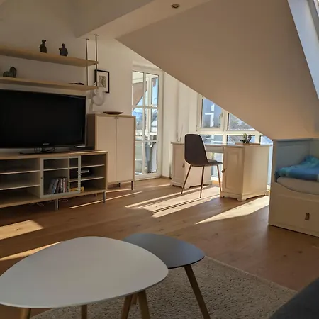 Daire Ruhige 3-zimmer-wohnung Am Stadtrand Mit Bergblick *