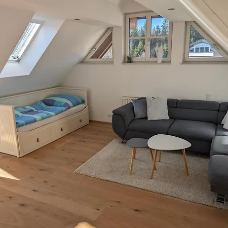 Appartement Ruhige 3-zimmer-wohnung Am Stadtrand Mit Bergblick *