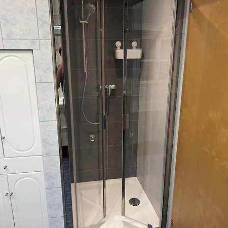 Ruhige 3-zimmer-wohnung Am Stadtrand Mit Bergblick Appartement Salzbourg