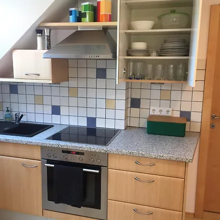 Ruhige 3-zimmer-wohnung Am Stadtrand Mit Bergblick Solnohrad